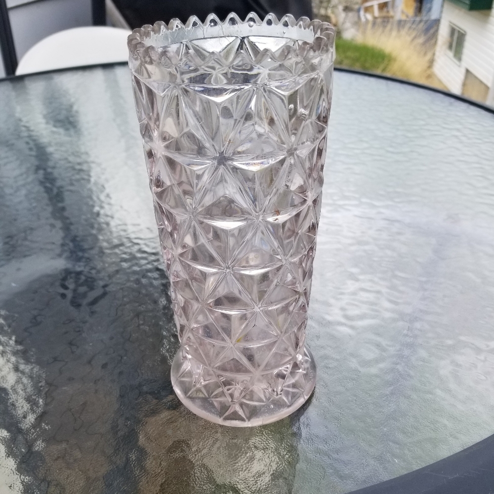 VINTAGE PINWHEEL CRYSTAL VASE